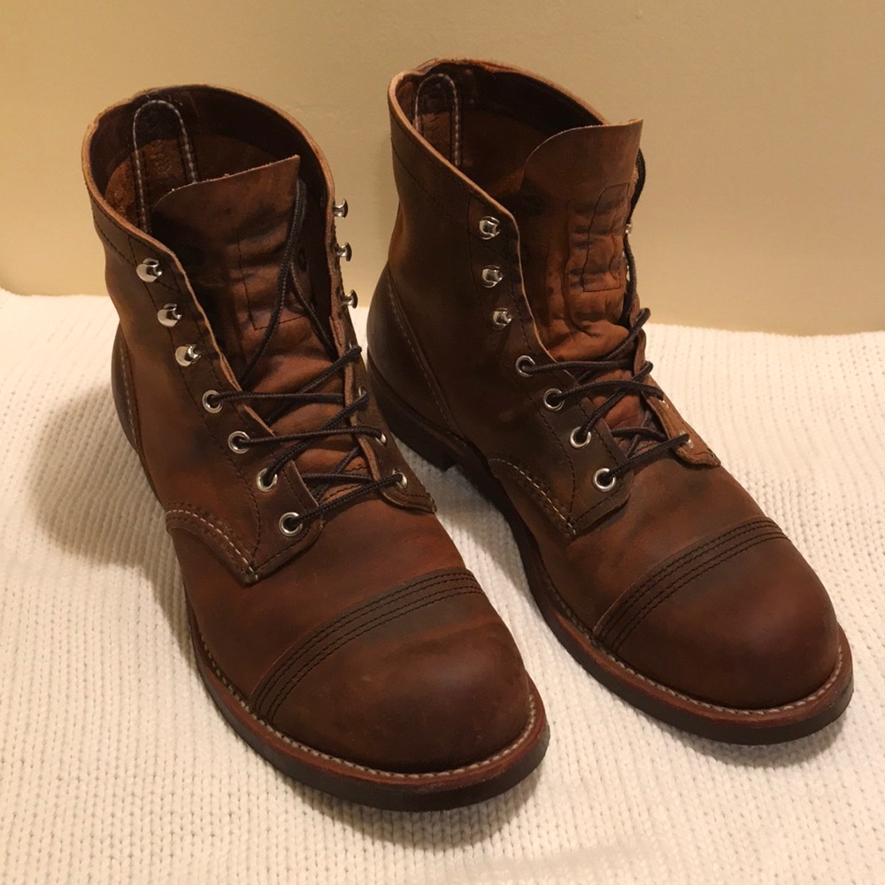 Red Wing Men’s Heritage Boots 9.5 E2 (Wide)